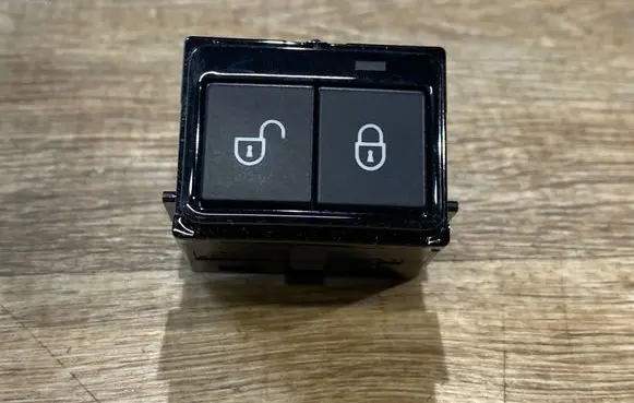 Jaguar XE Central locking switch button GX7314017EC 1810181 275528400290
