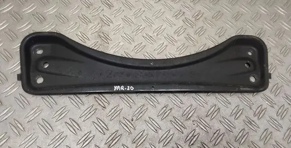 Toyota Yaris Muffler mount bracket/holder 
