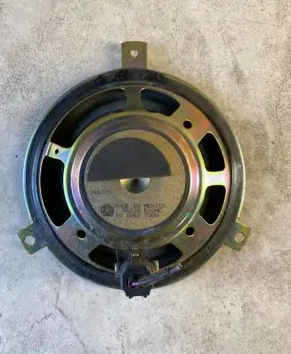 Jeep Cherokee III KJ Front door speaker 56038610AC