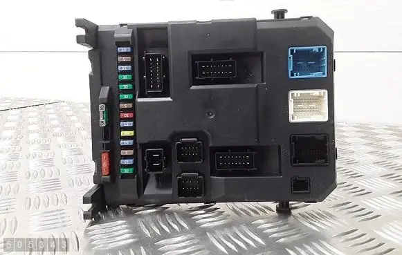 Citroen DS3 Fuse module 9666952280