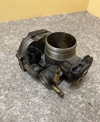Audi A3 S3 8L Throttle valve 06A133064J