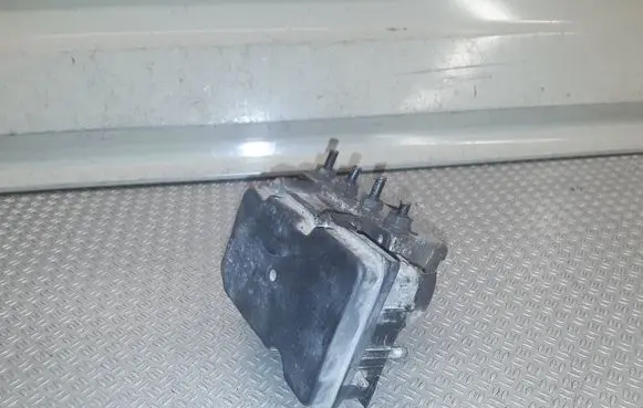 Nissan Note (E11) ABS Pump 476609U100 0265231732