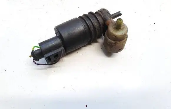 Volkswagen Golf III Windscreen/windshield washer pump 1j0973722