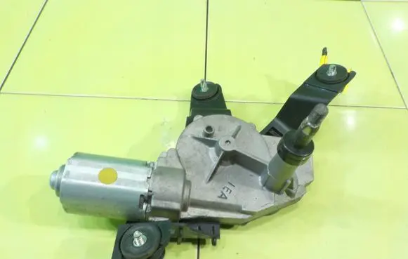 KIA Carens III Rear window wiper motor 98700A4000