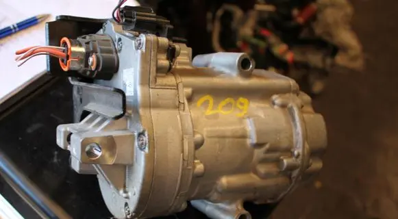 Seat Toledo I (1L) Air conditioning (A/C) compressor (pump) 820803