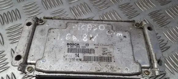 Citroen Xsara Picasso Engine control unit/module 0261206633 9637839580