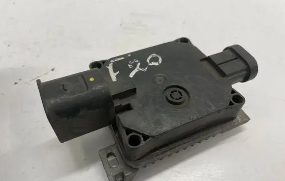 BMW 1 F20 F21 Coolant fan relay 7608410