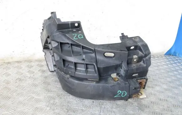 Front bumper mounting bracket