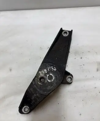 BMW 5 E39 Engine mounting bracket 1096079