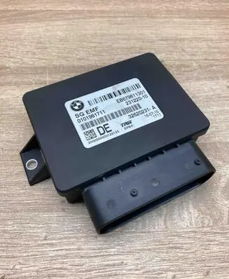 BMW 5 F10 F11 Hand brake control module 6798113 32620231A