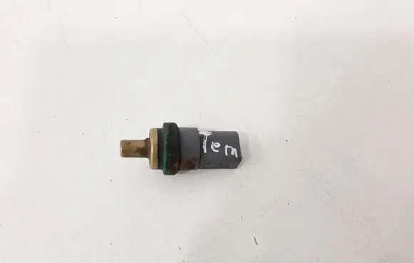 Volkswagen Golf V Coolant temperature sensor 