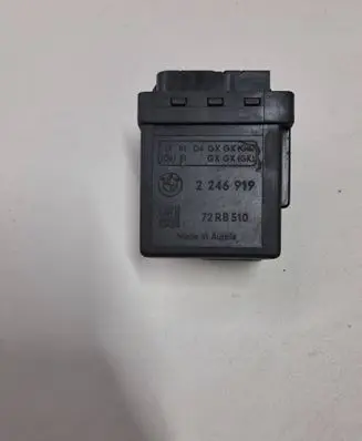 BMW 5 E39 Glow plug pre-heat relay 2246919