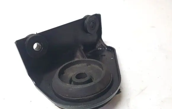 KIA Sorento Radiator mount bracket 