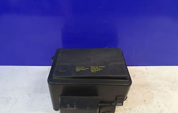 Saab 95 - 96 Battery box tray cover/lid 5242052 12779249