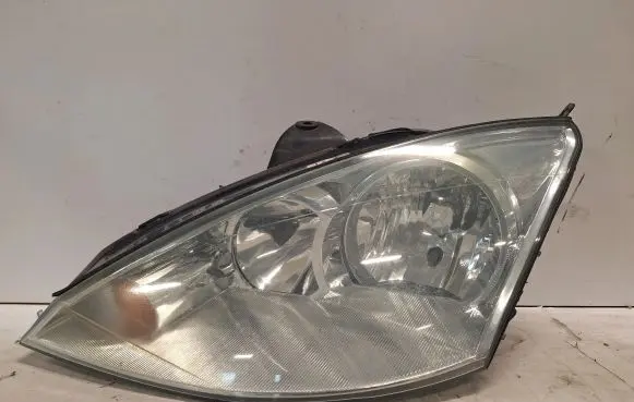 Ford Focus Headlight/headlamp PLE4175