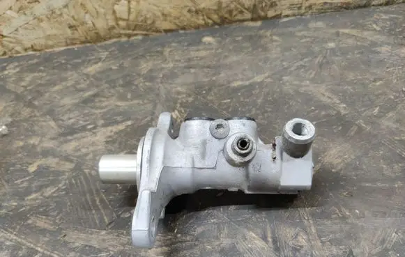 Master brake cylinder