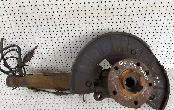 Audi Q7 4L Front wheel hub spindle knuckle 7L0407257A