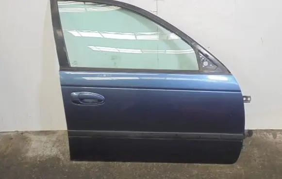 Toyota Avensis T220 Front door 