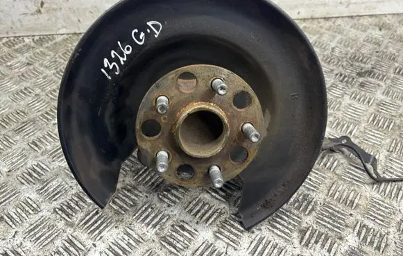 Toyota Prius (XW50) Rear wheel hub