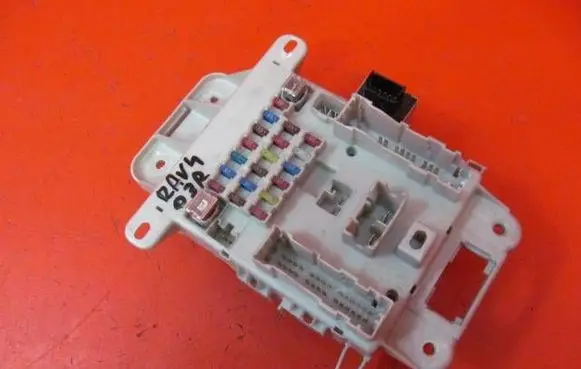 Toyota RAV 4 (XA20) Fuse box set RAV4SKRZYNKA