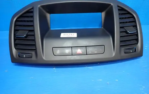 Opel Insignia A Dash center air vent grill 495050031
