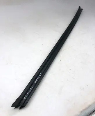 Volkswagen PASSAT B9 Rubber seal front door window/glass 3J0837479