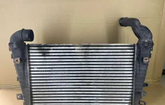 Opel Zafira B Intercooler radiator 13223395 13223398 13223399