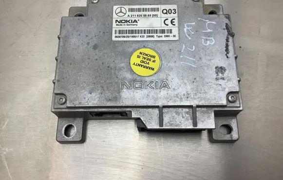 Mercedes-Benz E W211 Phone control unit/module A2118205885