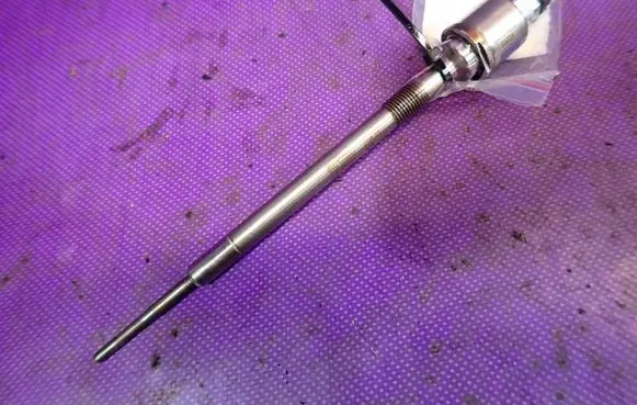 Opel Insignia A Glow plug 55590467