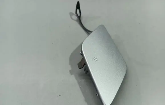 Mercedes-Benz C W204 Front tow hook cap/cover 2048850426