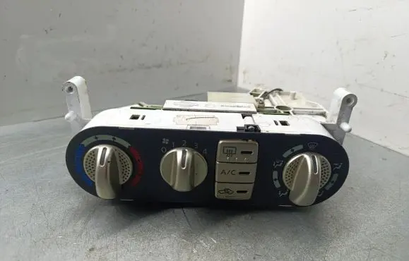 Nissan Almera Tino Climate control unit