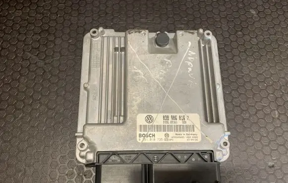 Volkswagen Transporter - Caravelle T5 Engine control unit/module 038906016A 0281010735 1039S03003
