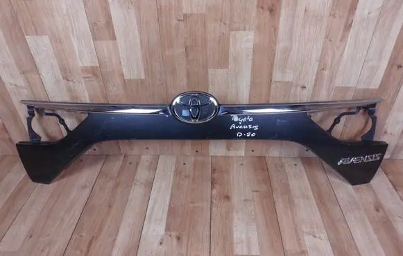 Toyota Avensis T270 Tailgate trim 7681105110