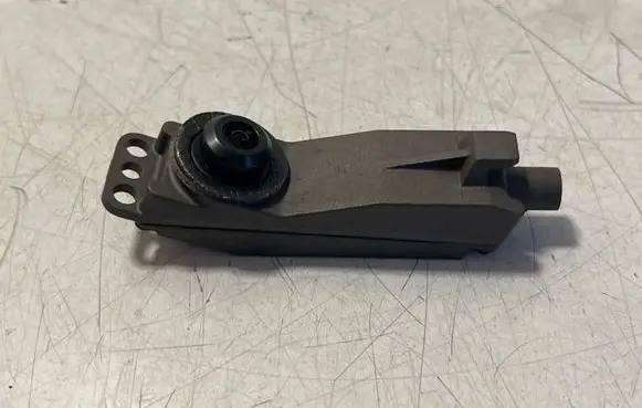 Tesla Model S Side fender camera 1069104