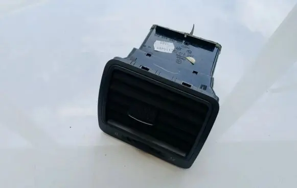 Volkswagen Jetta V Dash center air vent grill 1k0819709 1k0819703