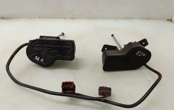 Volvo 850 Headlight wiper motor 