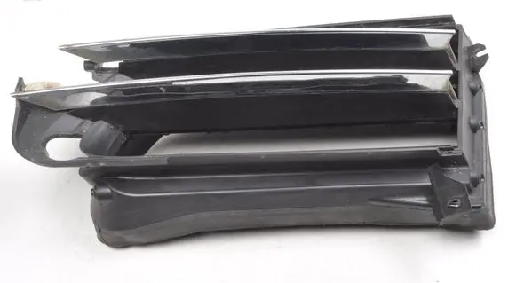 Tesla Model S Intercooler air channel guide 100726800F