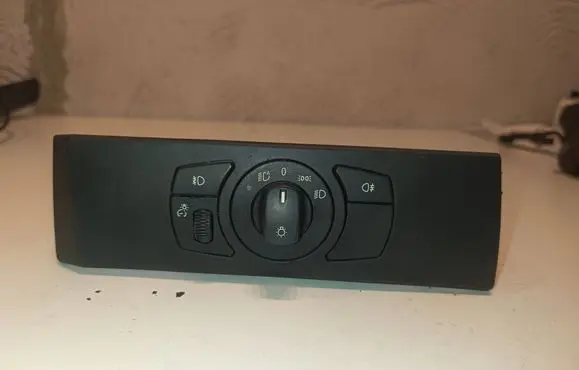 BMW 5 E60 E61 Light switch 6953735 33290403 014925