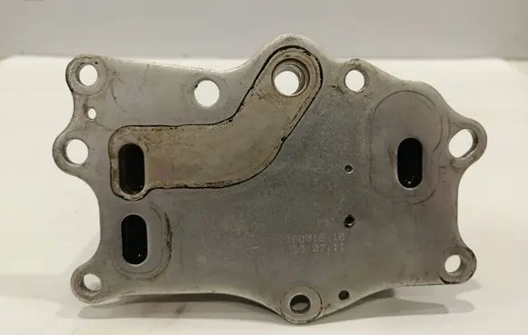 Opel Antara Oil filter mounting bracket 40001610 33102111