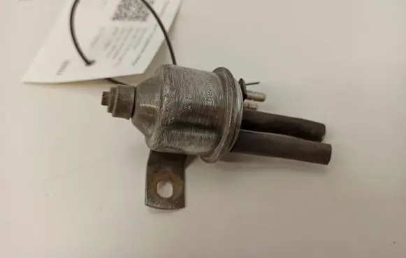 Mercedes-Benz 250 280 C CE W114 Vacuum valve ZK12931 DB0897