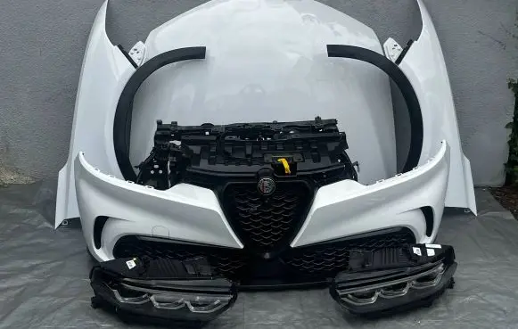 Alfa Romeo Tonale Front bumper