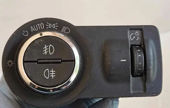 Opel Insignia A Light switch 13268707