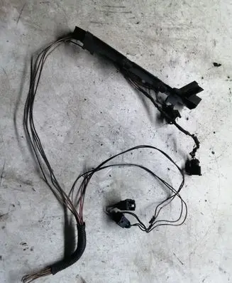 BMW 1 E81 E87 Fuel injector wires 1252750670804 10911013