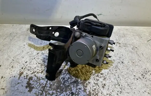 Jeep Cherokee ABS Pump P68237001AE TYA134524447
