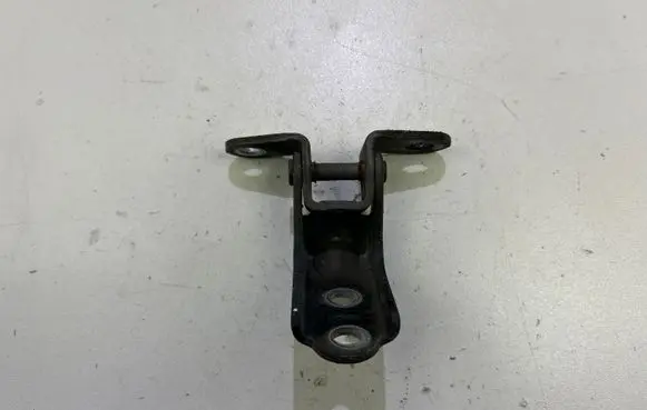 Hyundai ix35 Front door lower hinge 