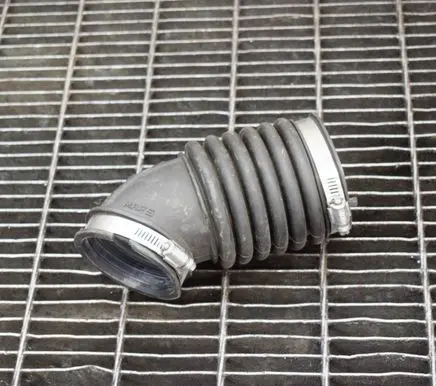 Ford Focus Air intake hose/pipe 1068175S02