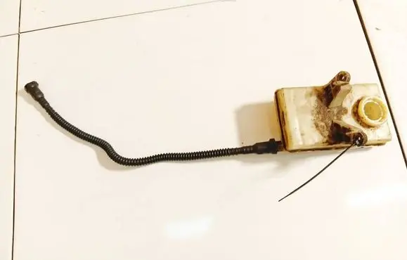 Brake fluid reservoir