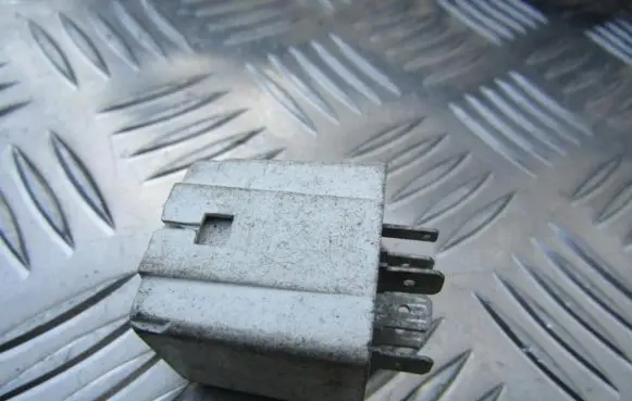 Renault Laguna I Other relay 7700822929