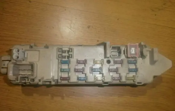 Mazda 323 F Fuse box set 6l241512