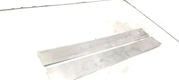 Renault Laguna III Rear sill trim cover